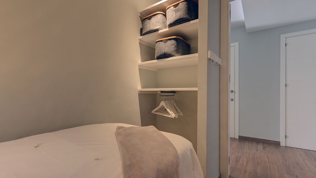 Photo of Bedroom in Golden Mile