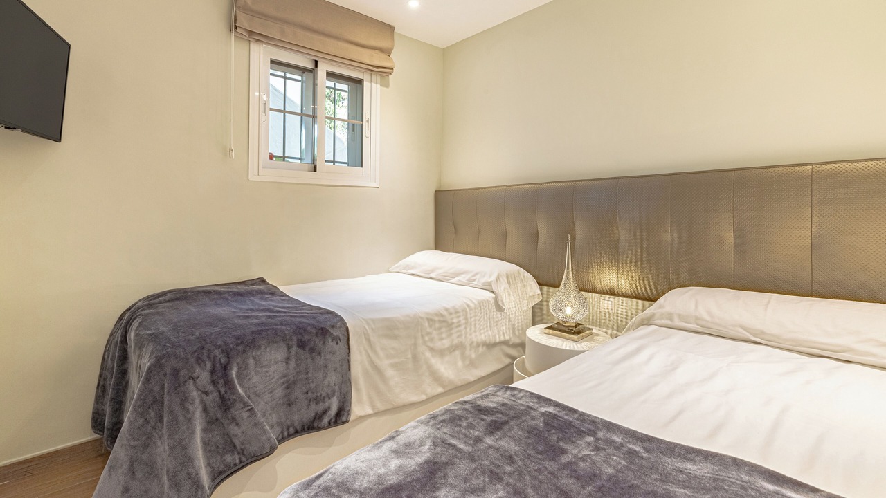 Photo of Bedroom in Golden Mile