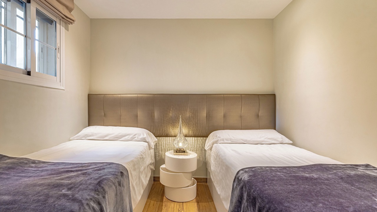 Photo of Bedroom in Golden Mile