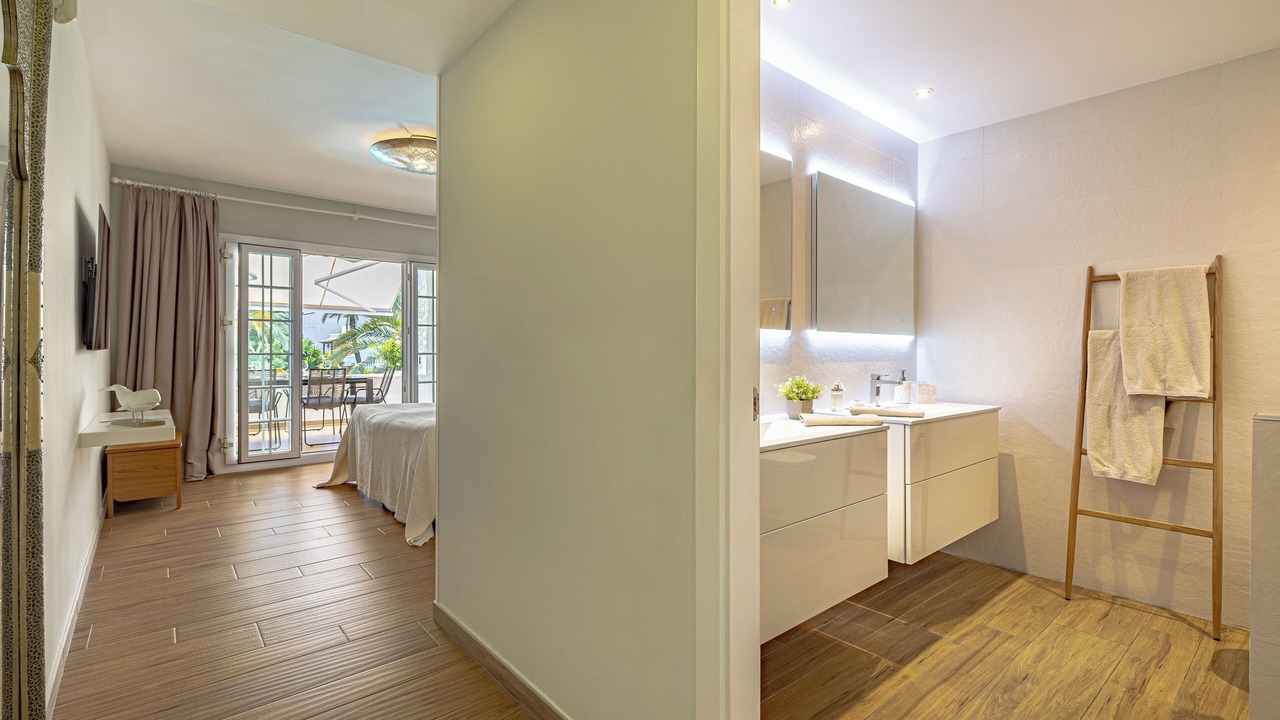 Photo of Bedroom in Golden Mile