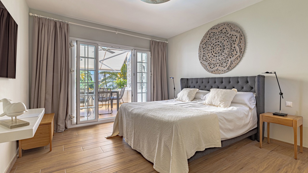 Photo of Bedroom in Golden Mile