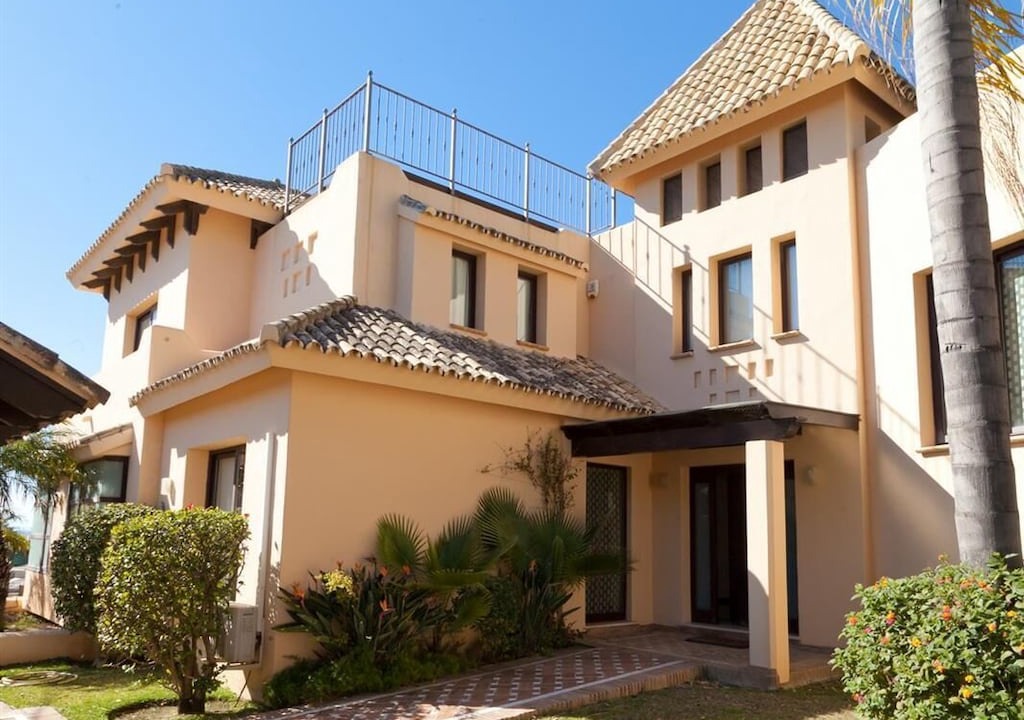 Photo of Buildings in Urbanizacion el Rosario