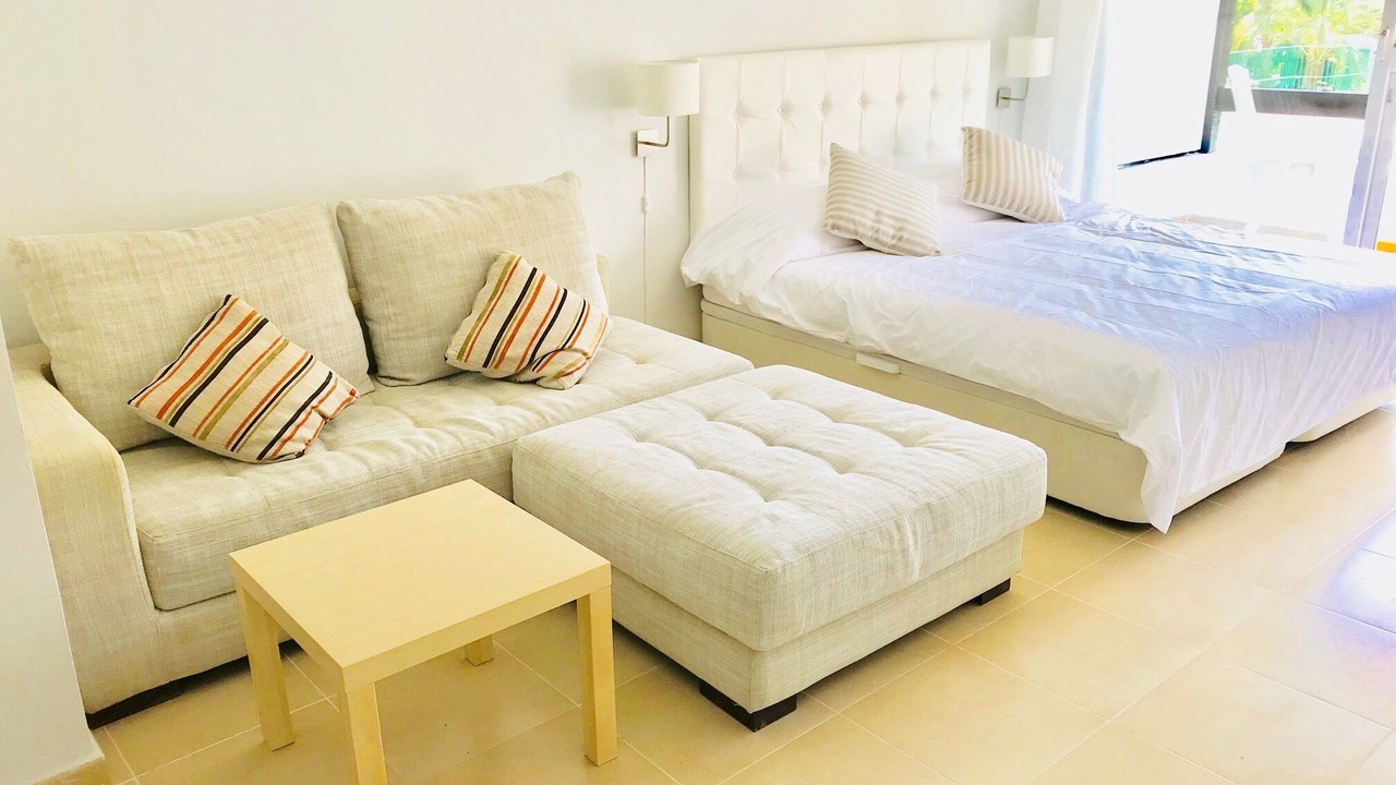 Photo of Bedroom in Golden Mile