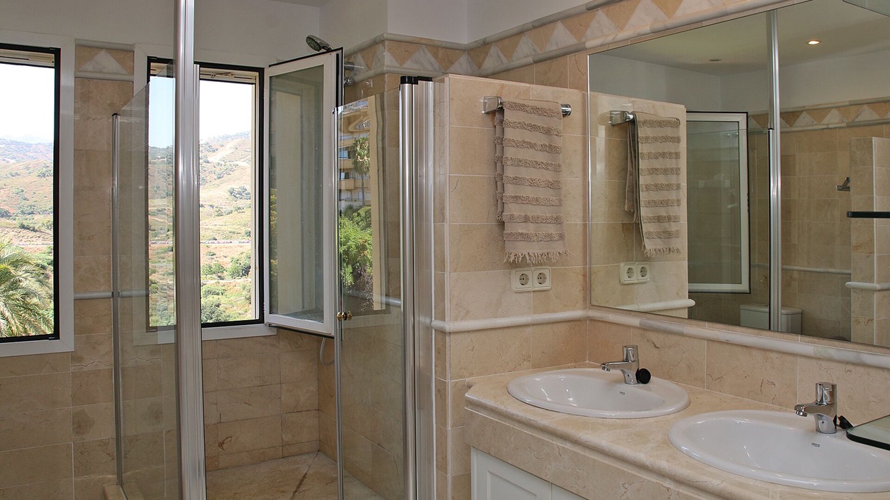 Photo of Bathroom in Elviria