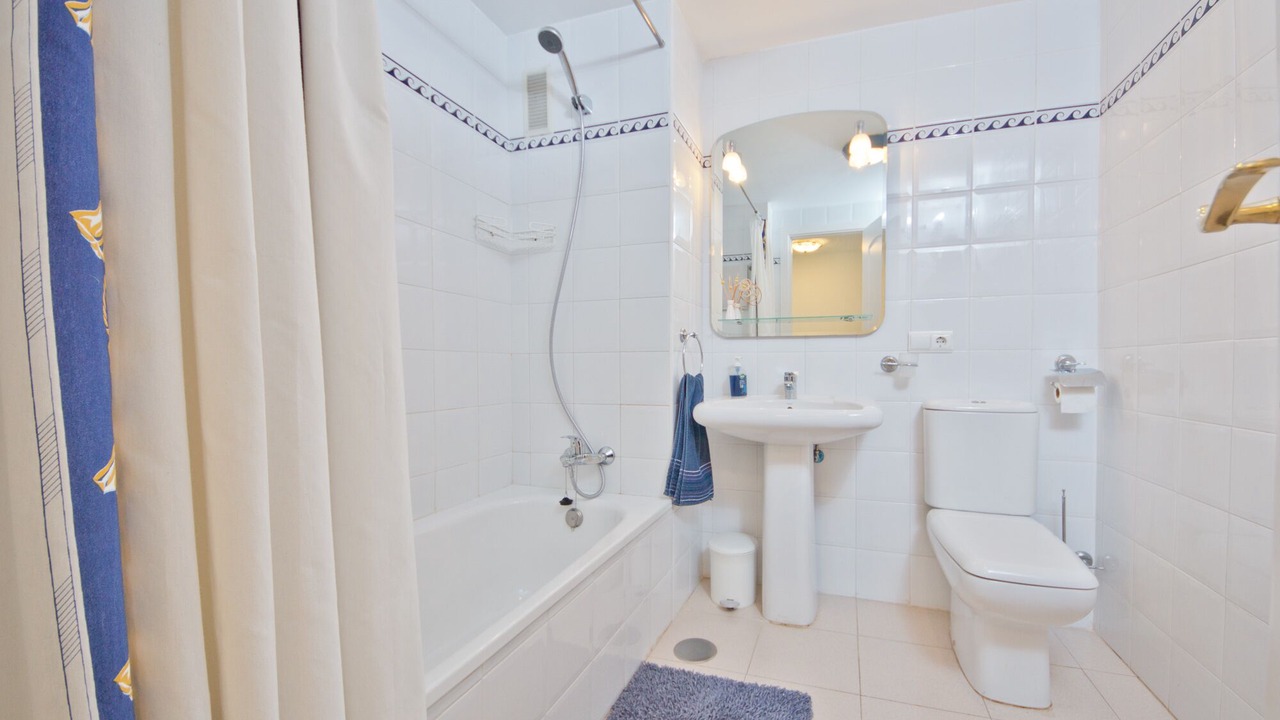 Photo of Bathroom in Urbanizacion Hacienda las Chapas
