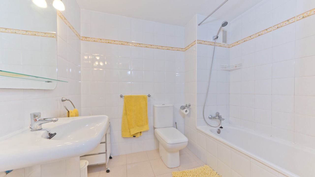 Photo of Bathroom in Urbanizacion Hacienda las Chapas