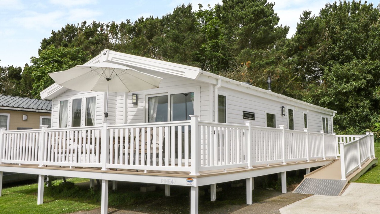 Photo of Outdoor in Cayton Bay