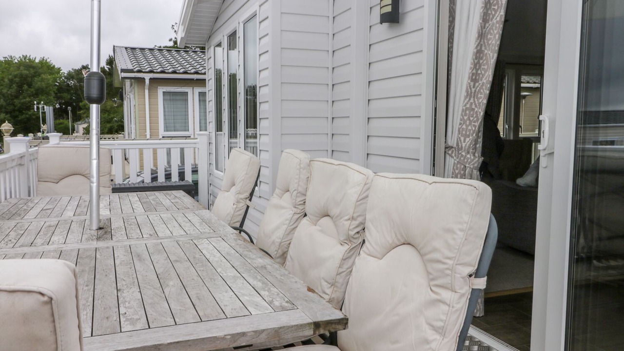 Photo of Outdoor in Cayton Bay