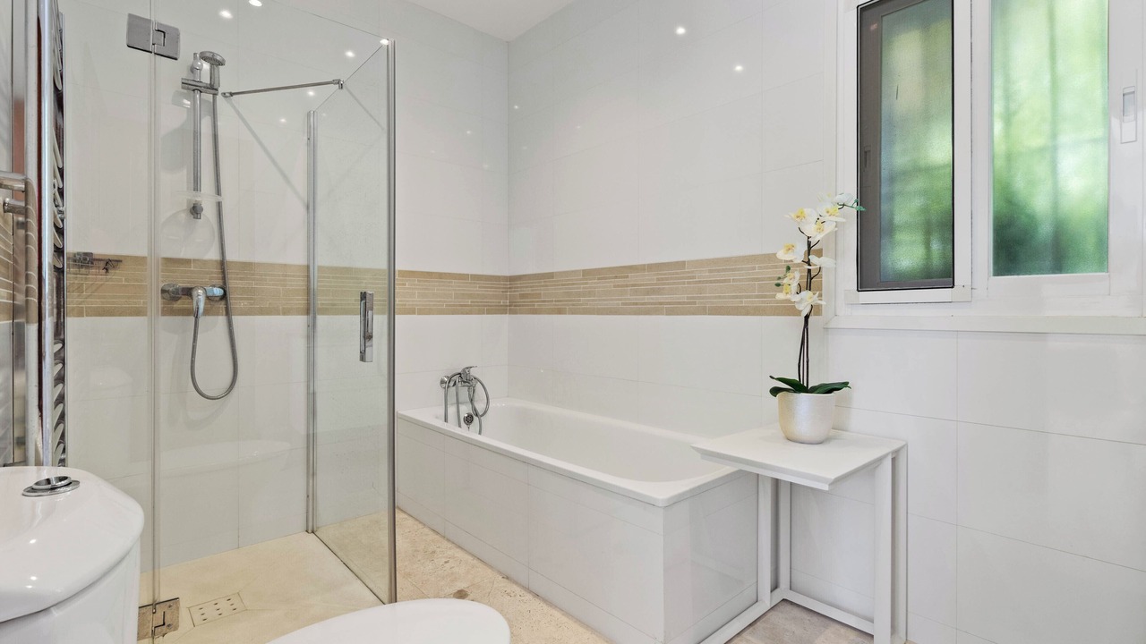 Photo of Bathroom in Urbanizacion Hacienda las Chapas