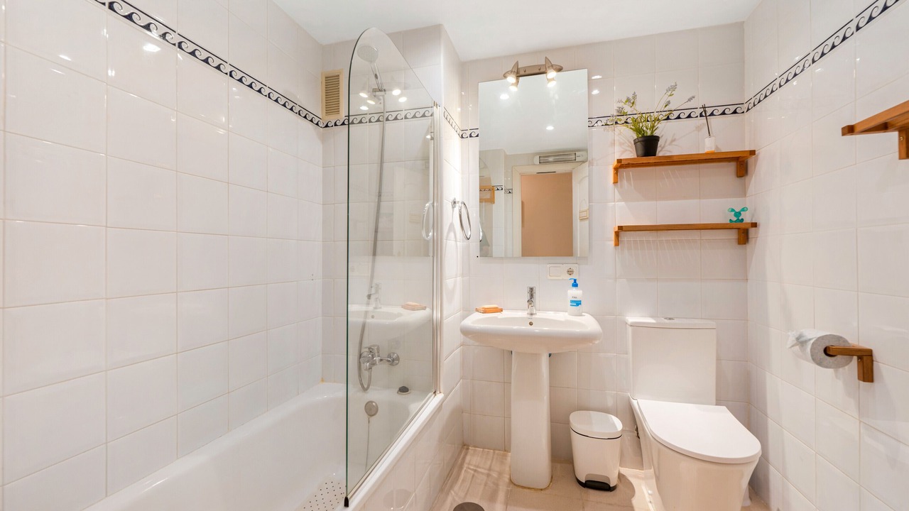 Photo of Bathroom in Urbanizacion Hacienda las Chapas