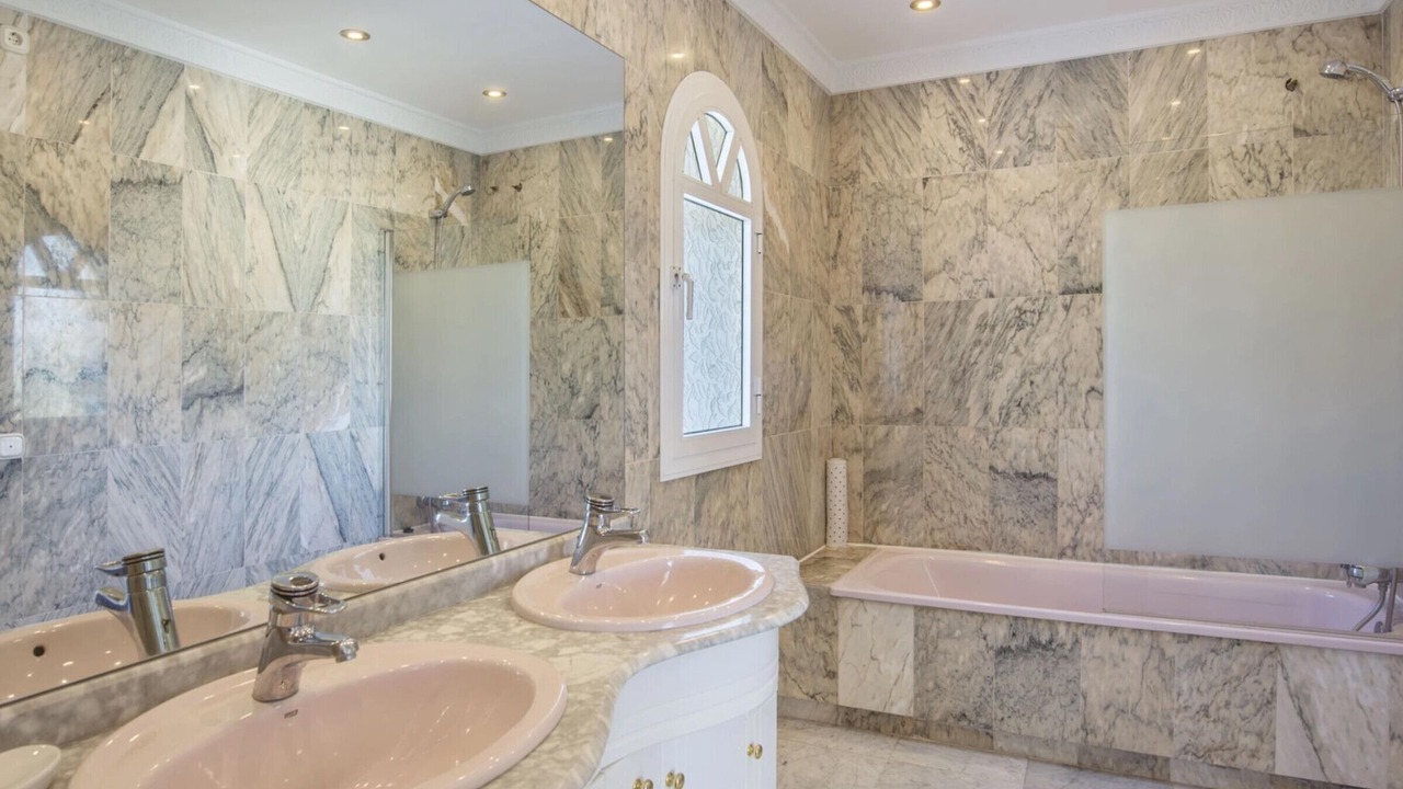 Photo of Bathroom in Puerto Banus