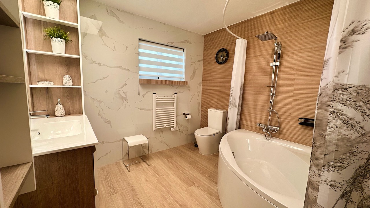Photo of Bathroom in Urbanizacion Costabella