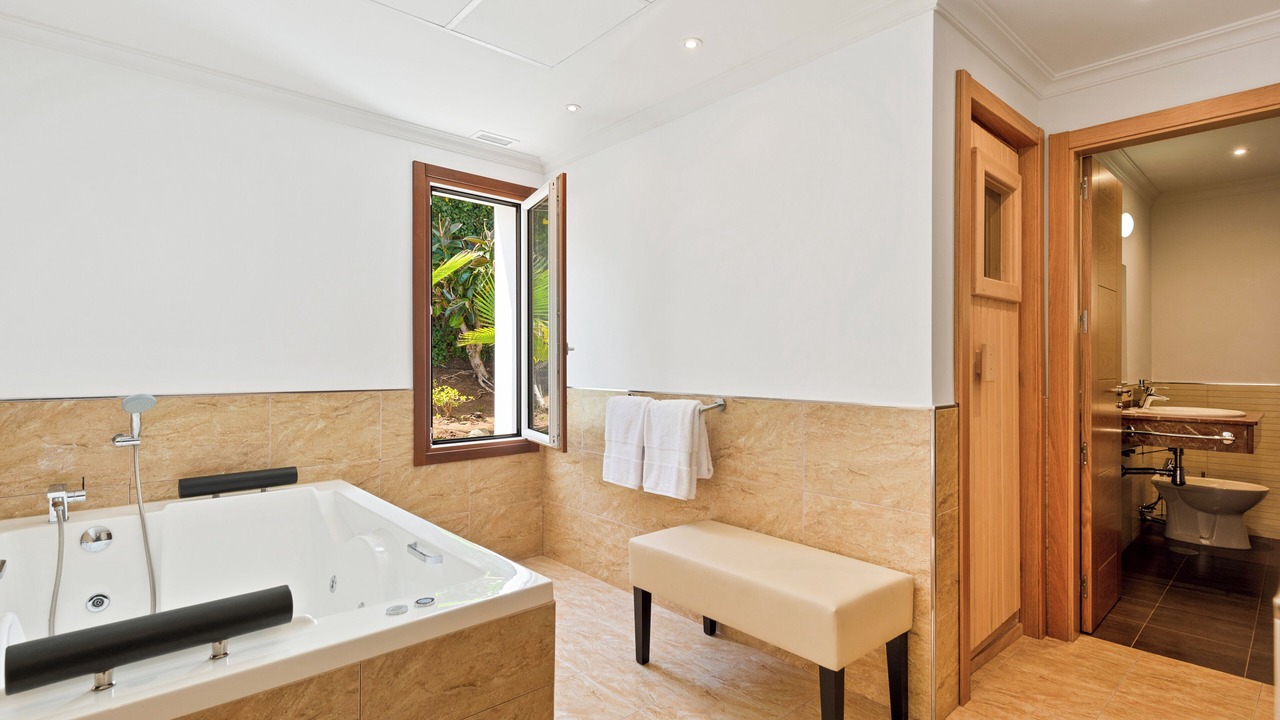 Photo of Bathroom in Puerto Banus