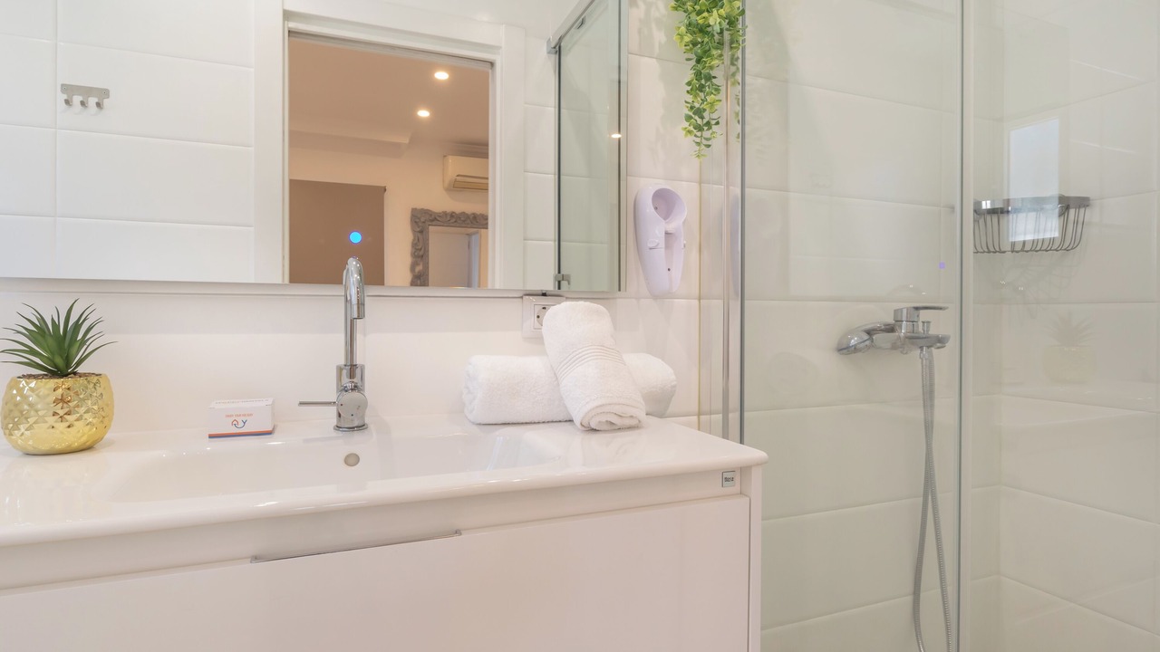 Photo of Bathroom in Urbanizacion Pinos Verdes