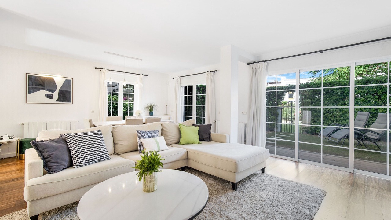 Photo of Livingroom in Golden Mile