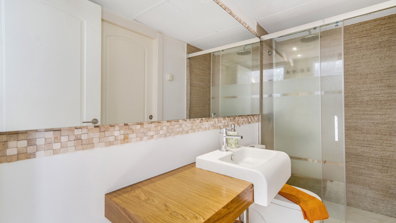Photo of Bathroom in Golden Mile