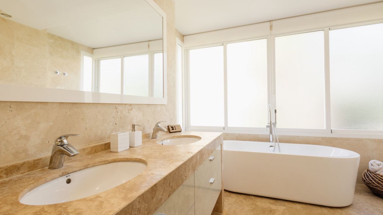 Photo of Bathroom in Elviria