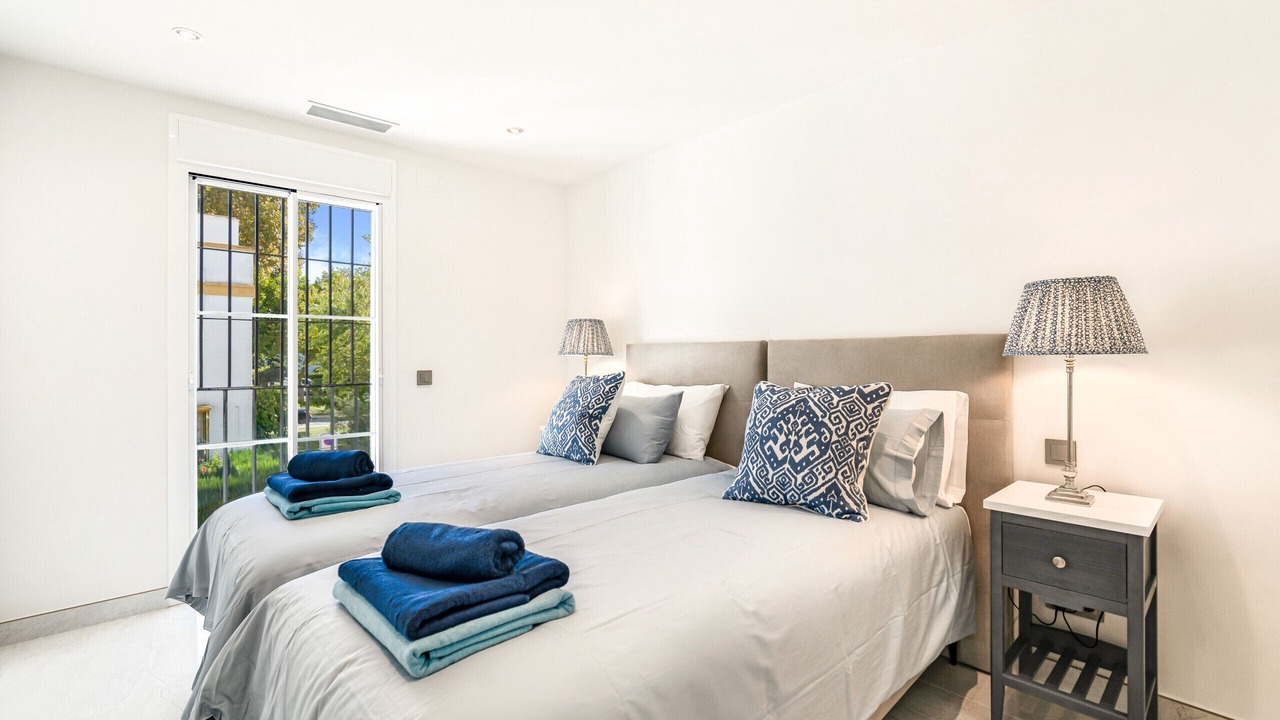 Photo of Bedroom in Golden Mile