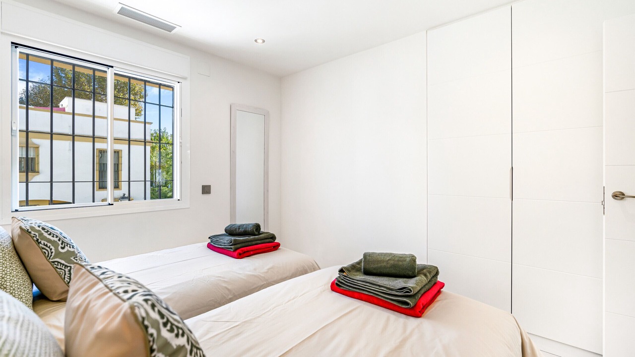 Photo of Bedroom in Golden Mile