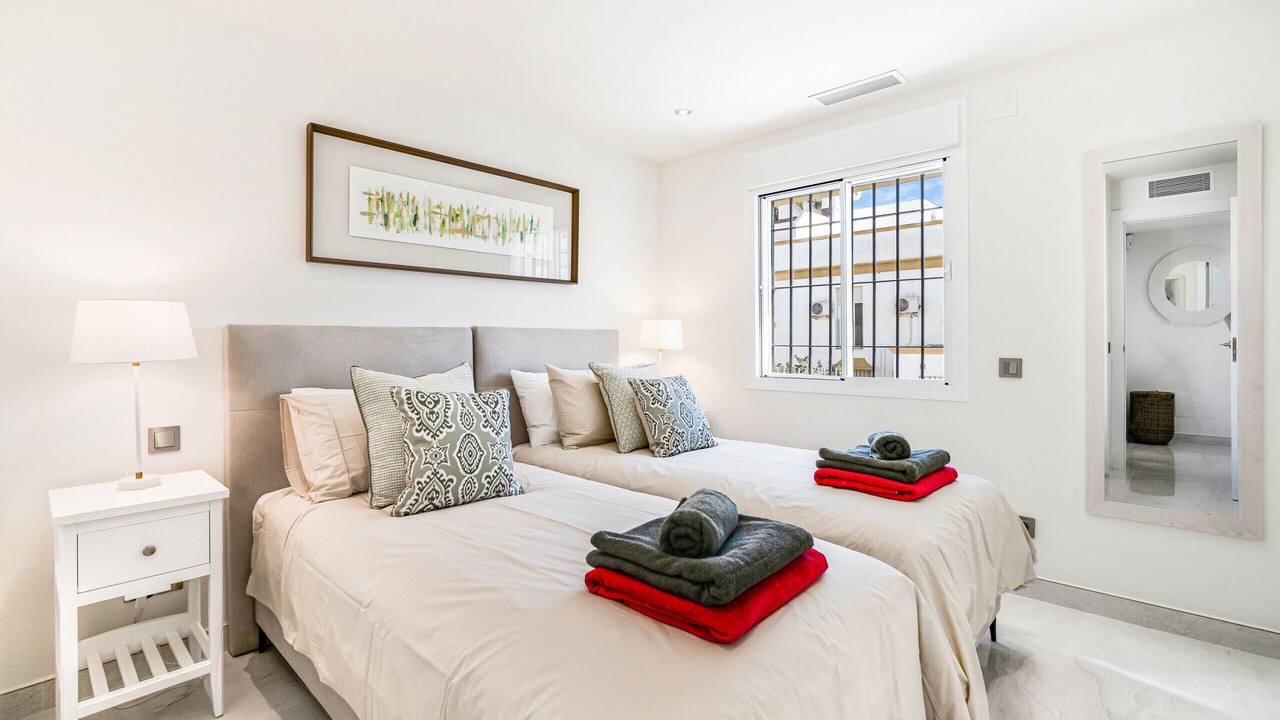 Photo of Bedroom in Golden Mile