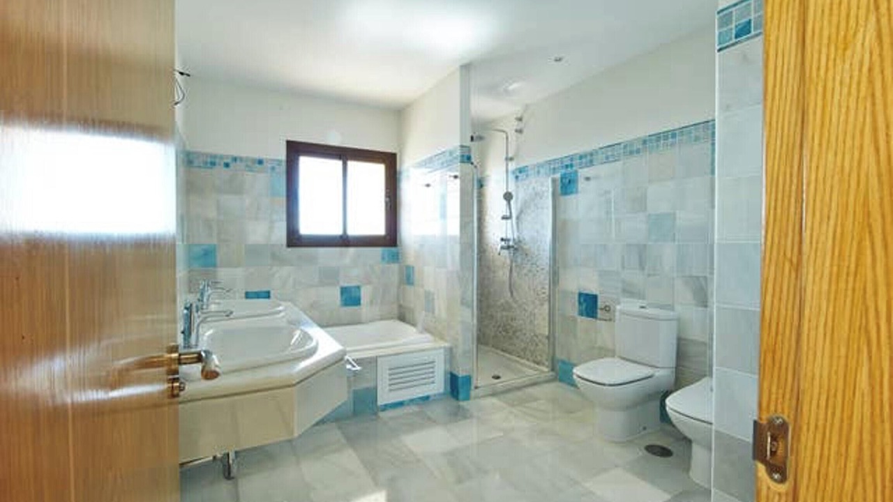 Photo of Bathroom in Urbanizacion Costabella