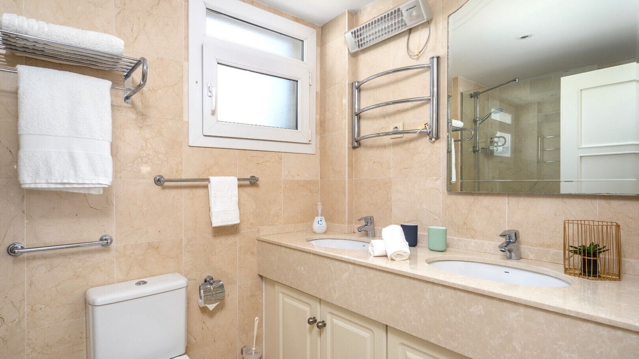 Photo of Bathroom in Golden Mile