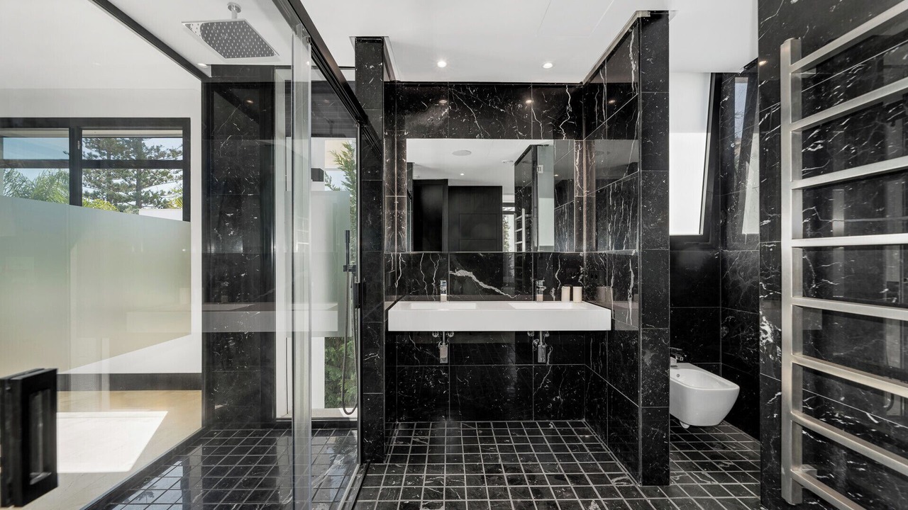 Photo of Bathroom in Golden Mile