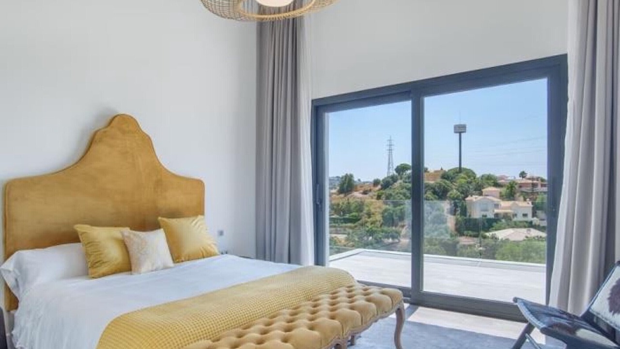 Photo of Bedroom in Golden Mile