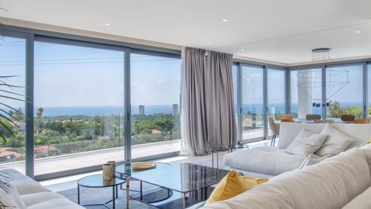 Photo of Livingroom in Golden Mile
