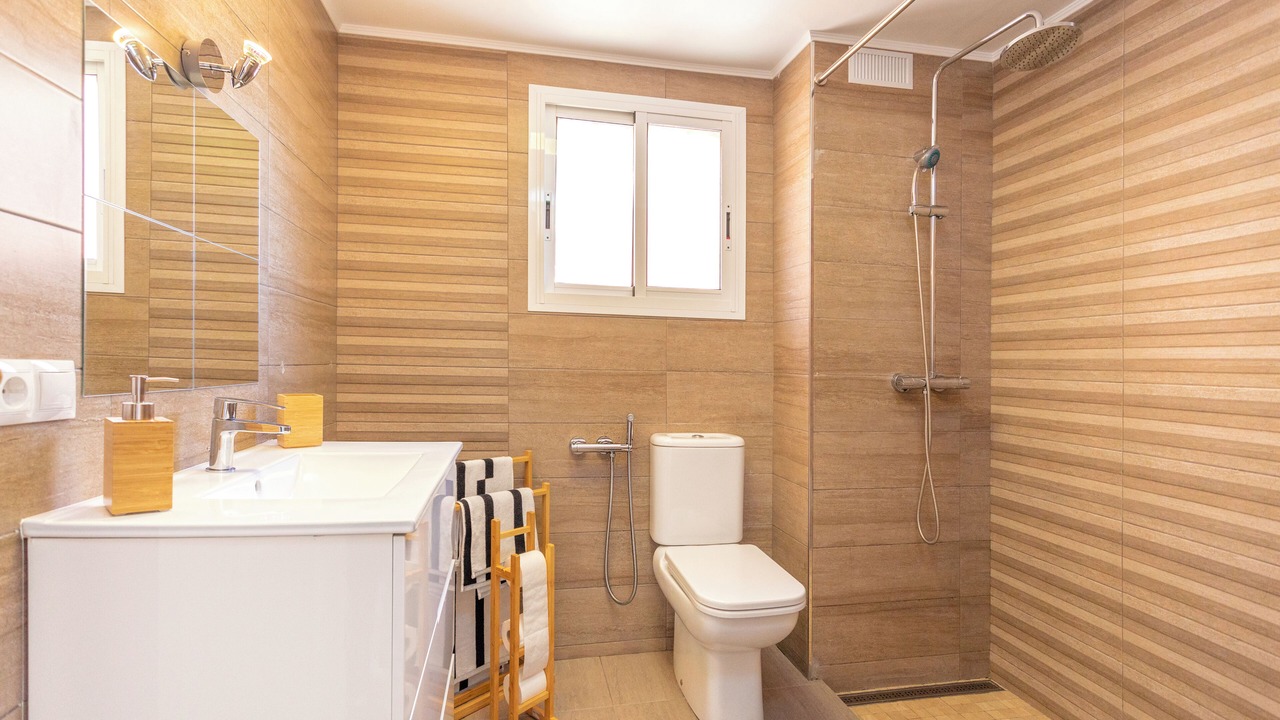 Photo of Bathroom in Urbanizacion Hacienda las Chapas