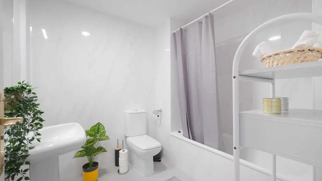 Photo of Bathroom in Urbanizacion Hacienda las Chapas