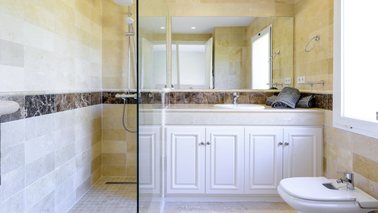 Photo of Bathroom in Elviria