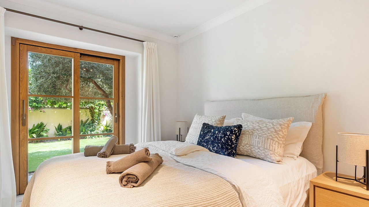 Photo of Bedroom in Golden Mile