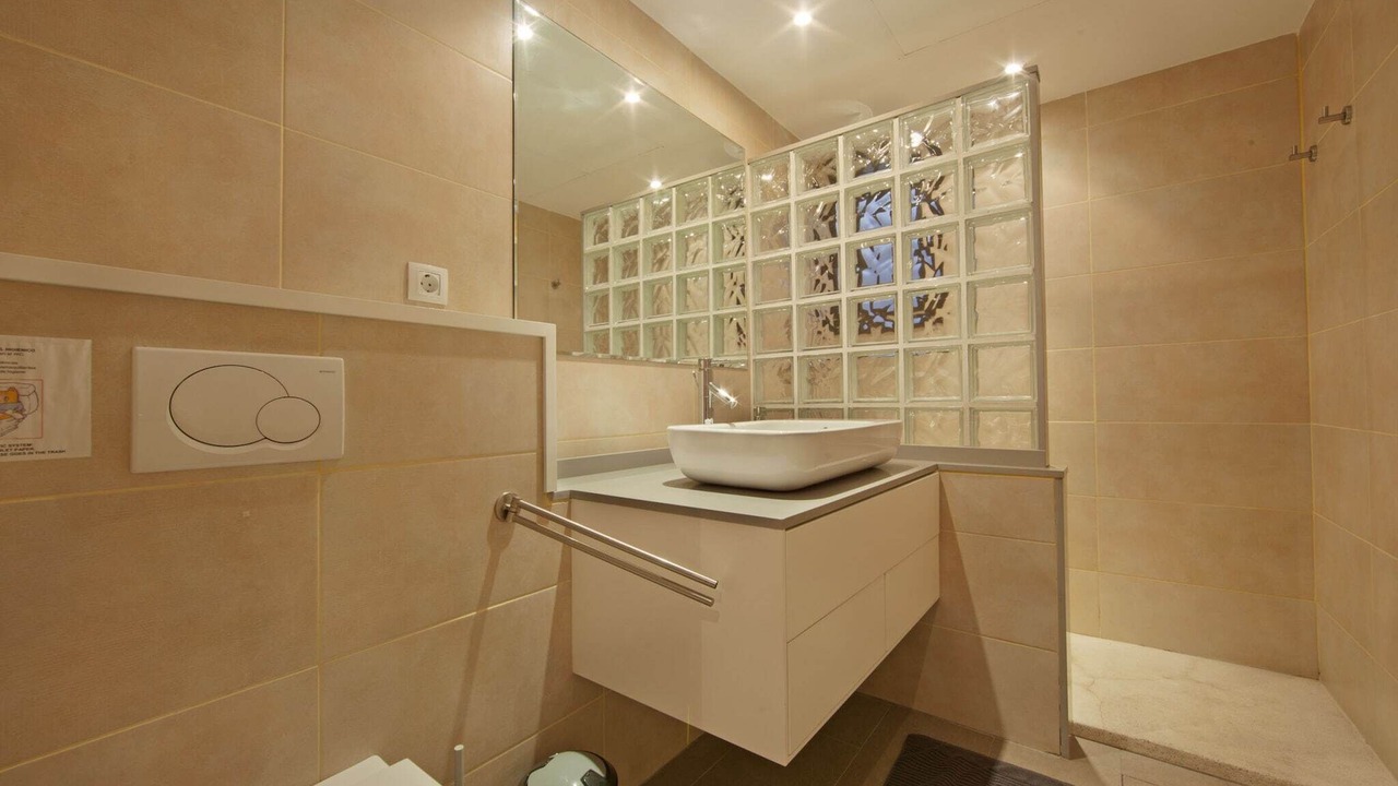 Photo of Bathroom in Urbanizacion Costabella
