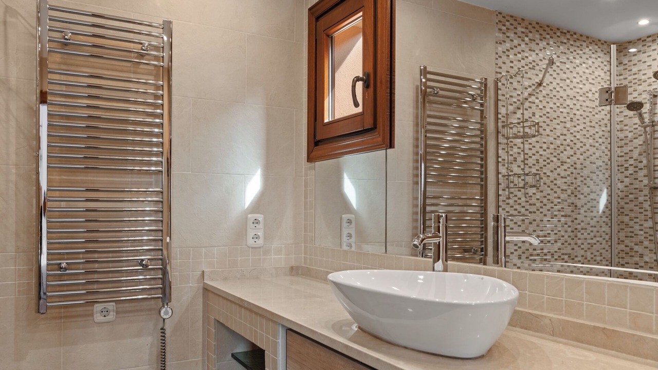 Photo of Bathroom in Urbanizacion Hacienda las Chapas