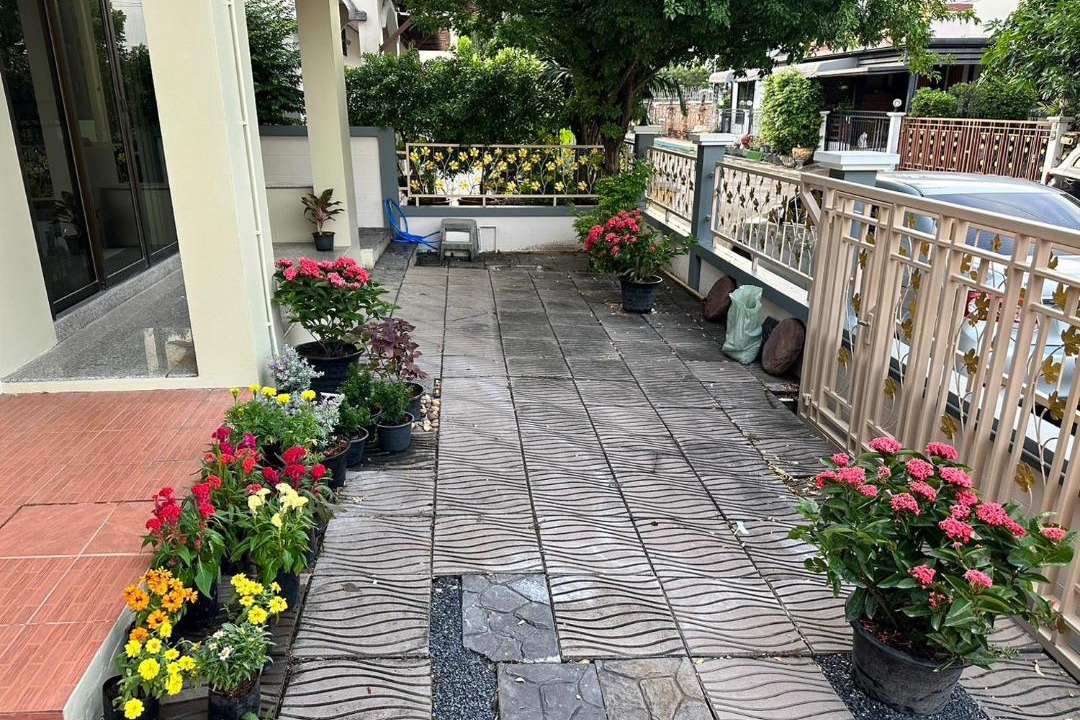 Photo of Patio Balcony in Dok Mai