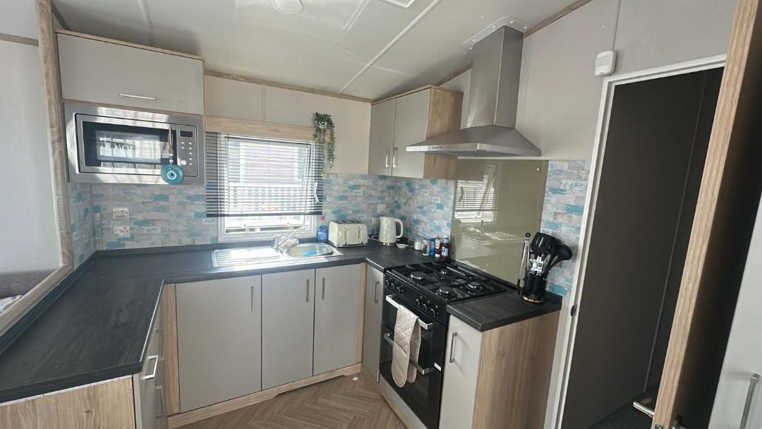 Photo of Kitchen in Cayton Bay