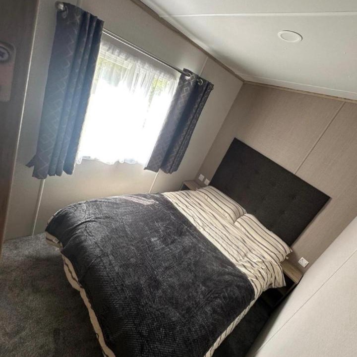 Photo of Bedroom in Cayton Bay
