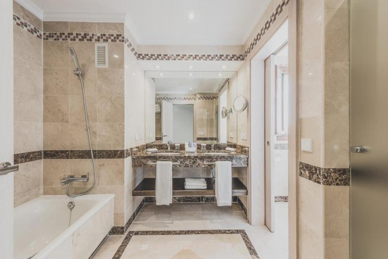 Photo of Bathroom in Golden Mile