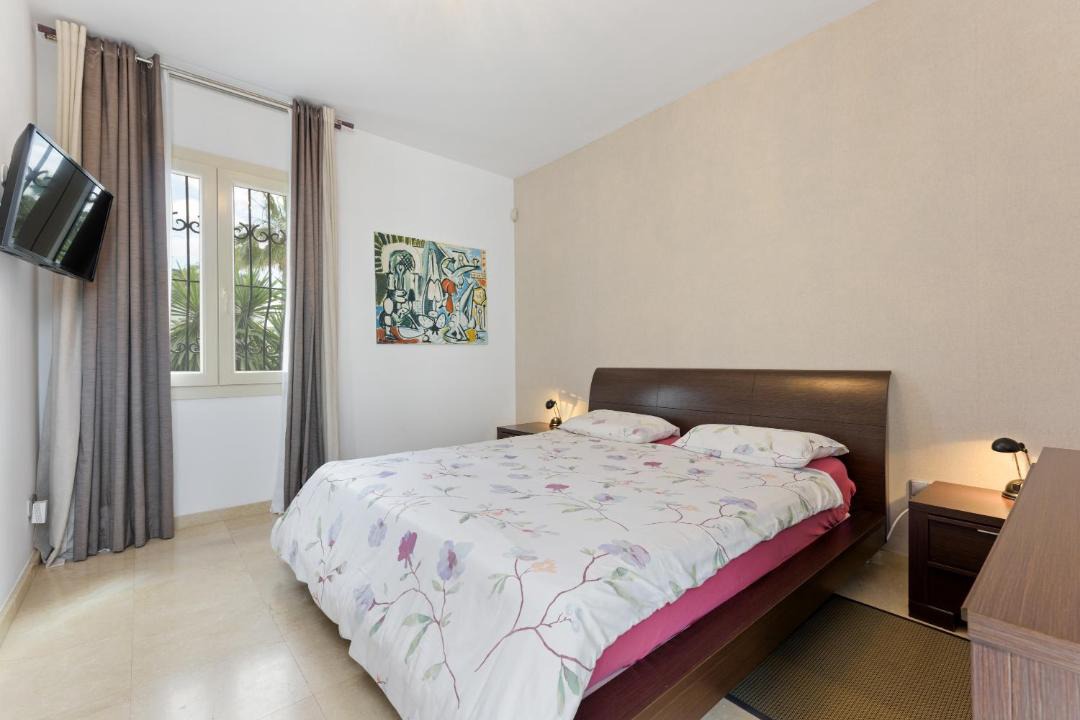 Photo of Bedroom in Golden Mile