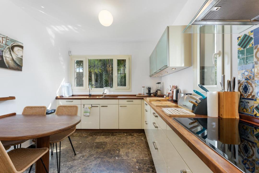 Photo of Kitchen in Golden Mile