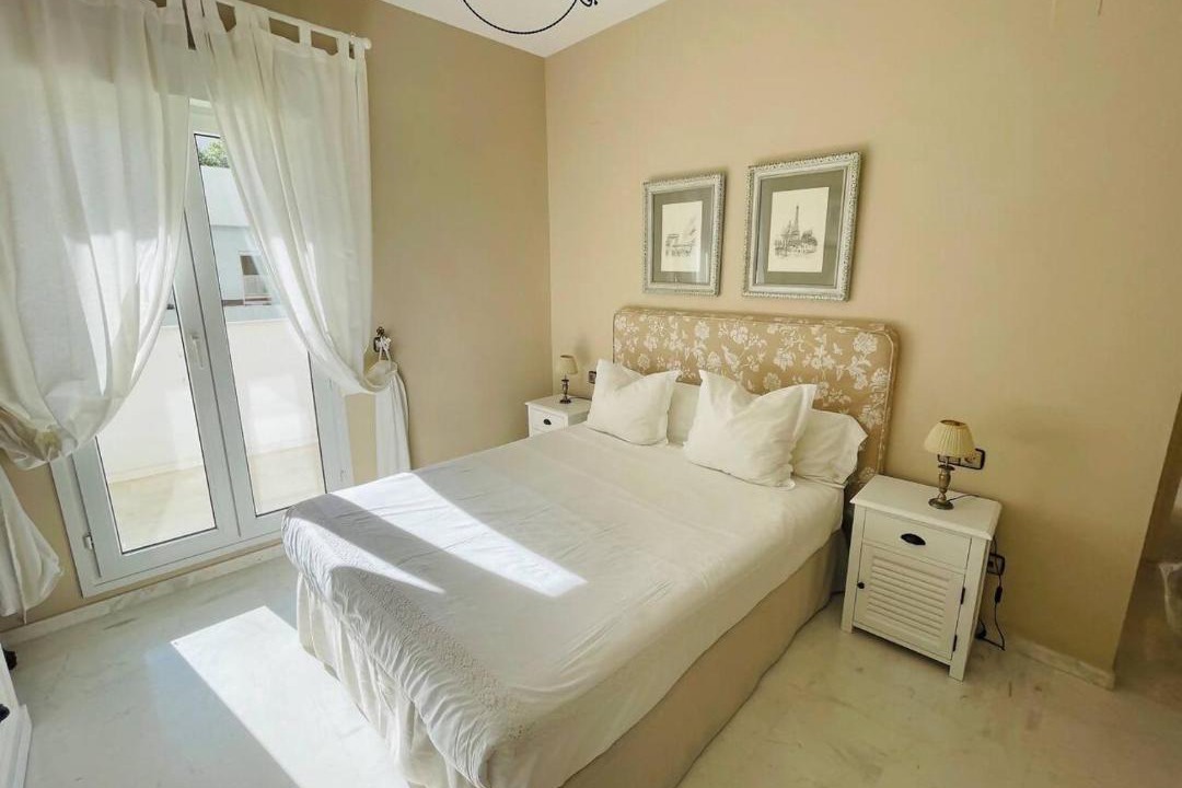 Photo of Bedroom in Golden Mile
