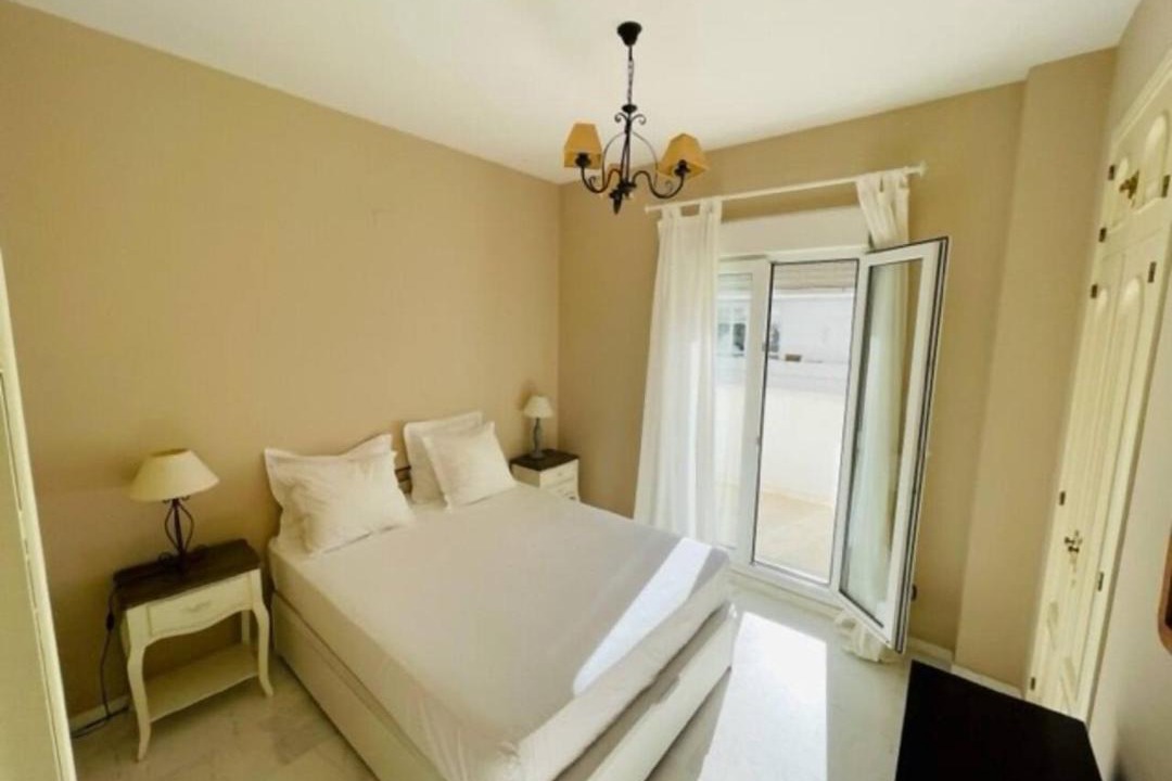 Photo of Bedroom in Golden Mile