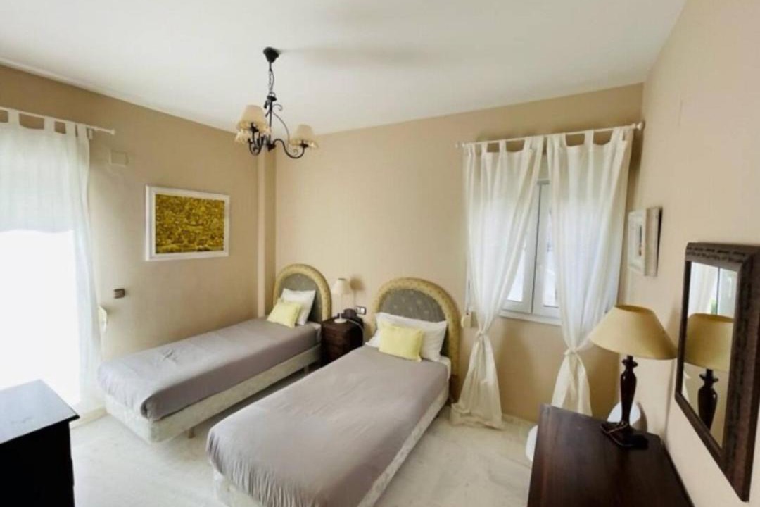 Photo of Bedroom in Golden Mile