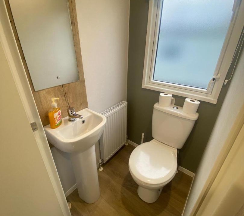 Photo of Bathroom in Cayton Bay