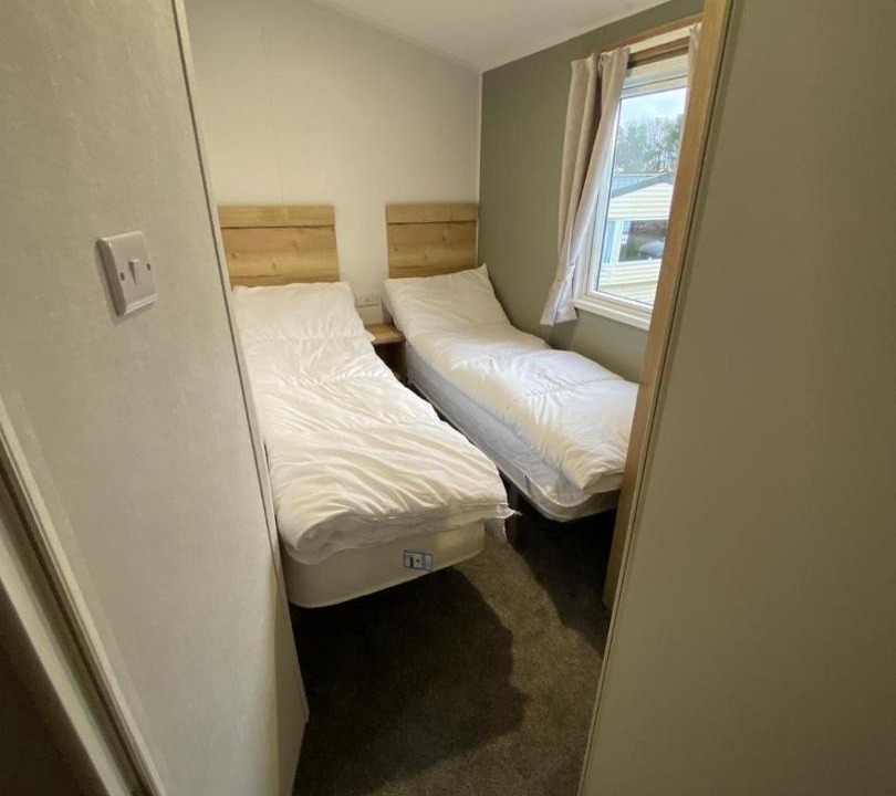 Photo of Bedroom in Cayton Bay