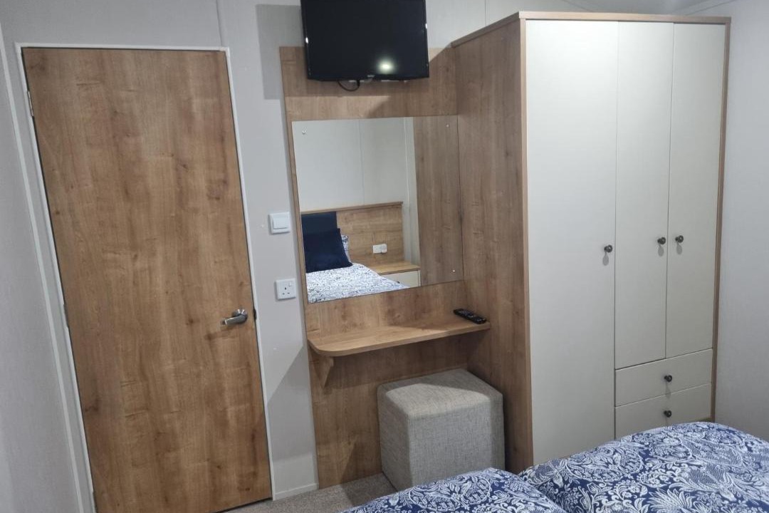Photo of Bedroom in Cayton Bay