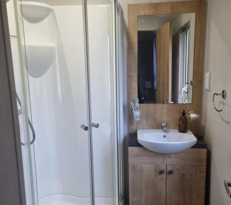 Photo of Bathroom in Cayton Bay