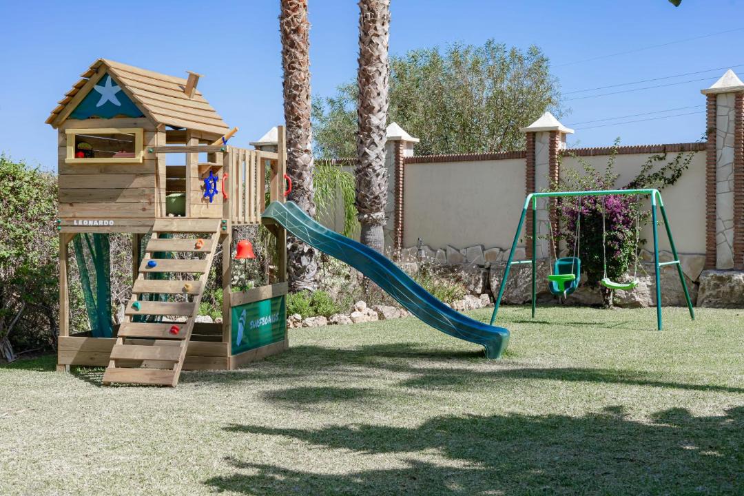 Photo of Buildings in Urbanizacion Hacienda las Chapas