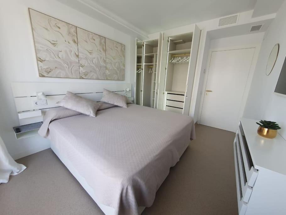 Photo of Bedroom in Golden Mile